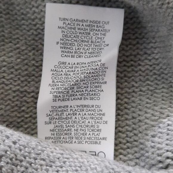 Cabi Grey Vneckline Cable Knit Long Sleeve Oversized Side Slit Sweater Size M - Picture 7 of 9